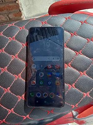 Xiaomi Poco M6