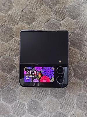 Samsung Galaxy Z Flip4
