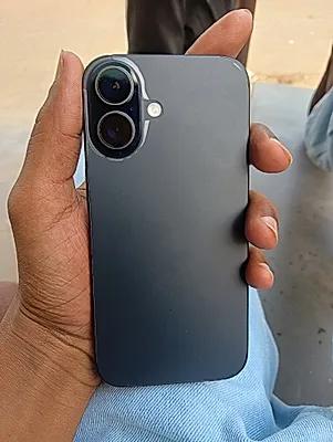 Apple iPhone 16