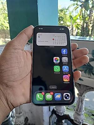 Apple iPhone 16