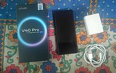 vivo V40 Pro
