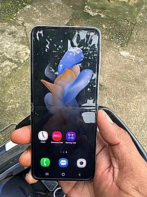Samsung Galaxy Z Flip4