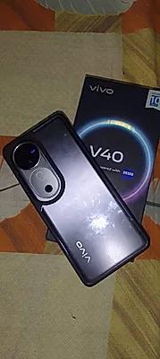 vivo V40