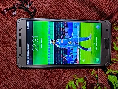 Samsung Galaxy J7 Max