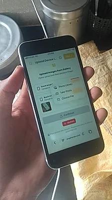 Apple iPhone SE (2020)