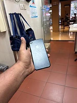 Apple iPhone 7