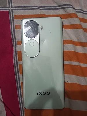 vivo iQOO Z9s