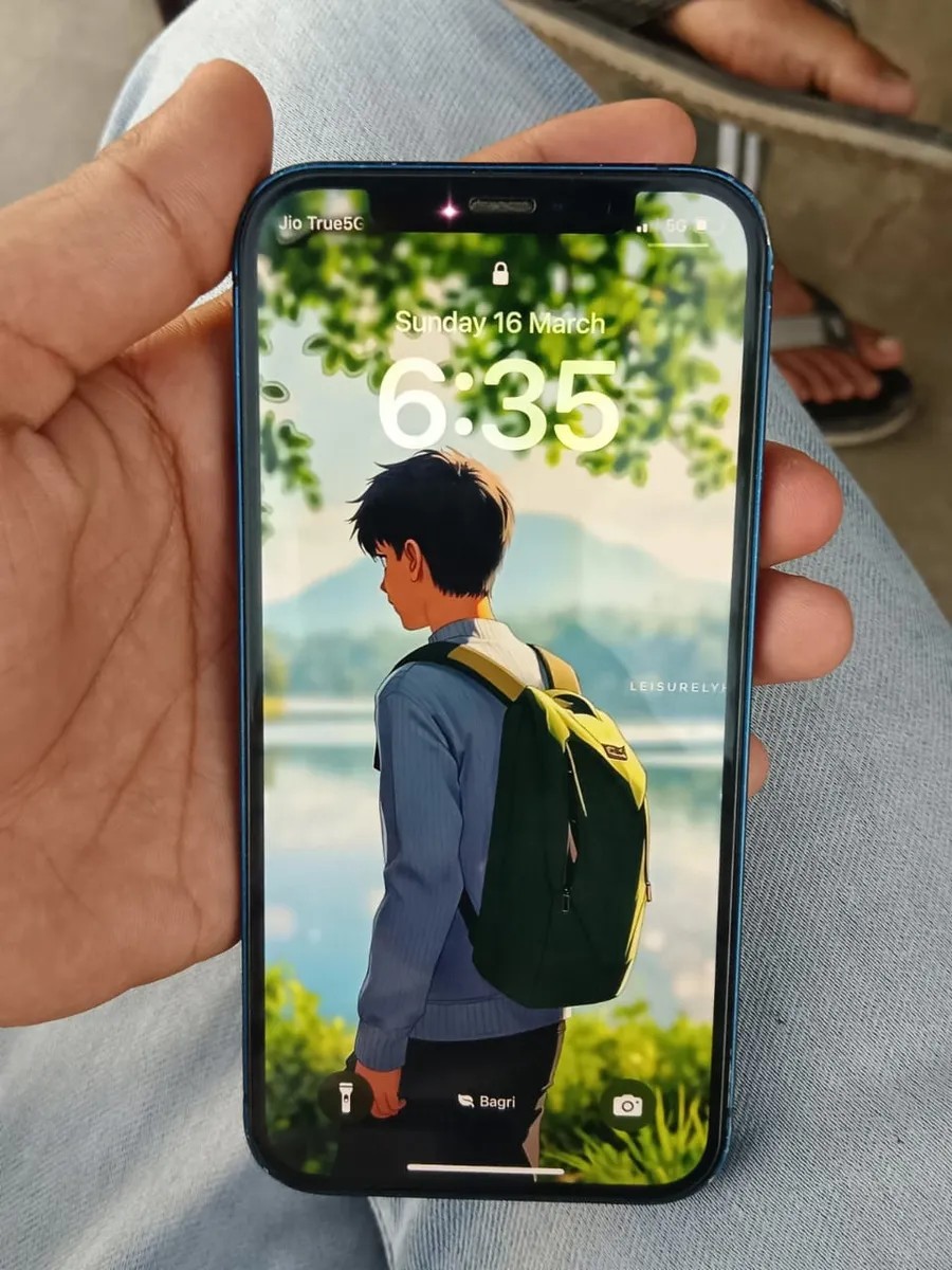 Apple iPhone 12