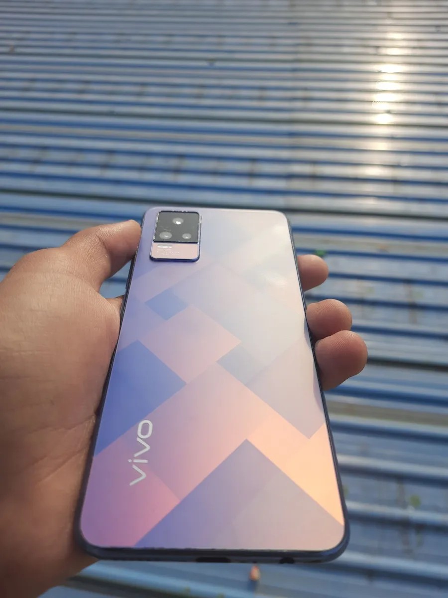 vivo Y73