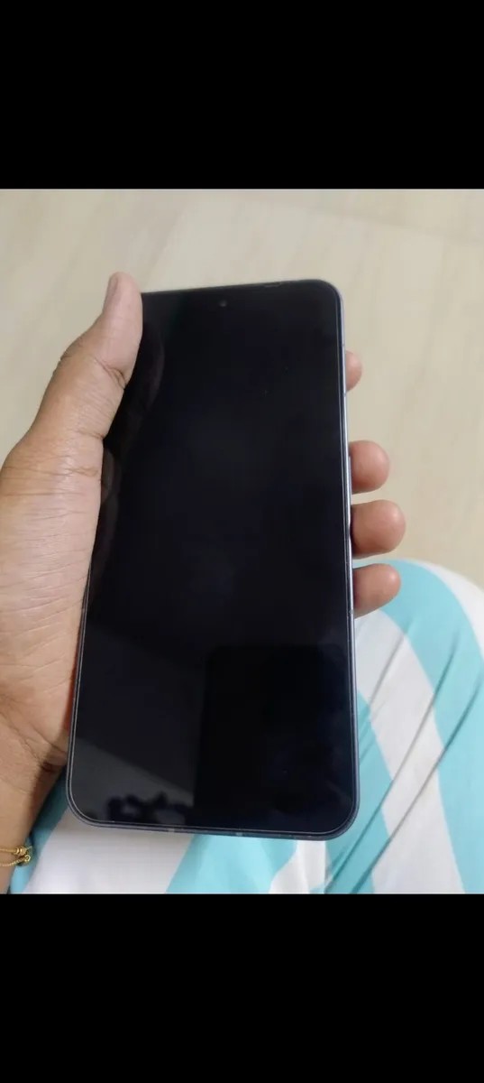 Nothing Phone (2)