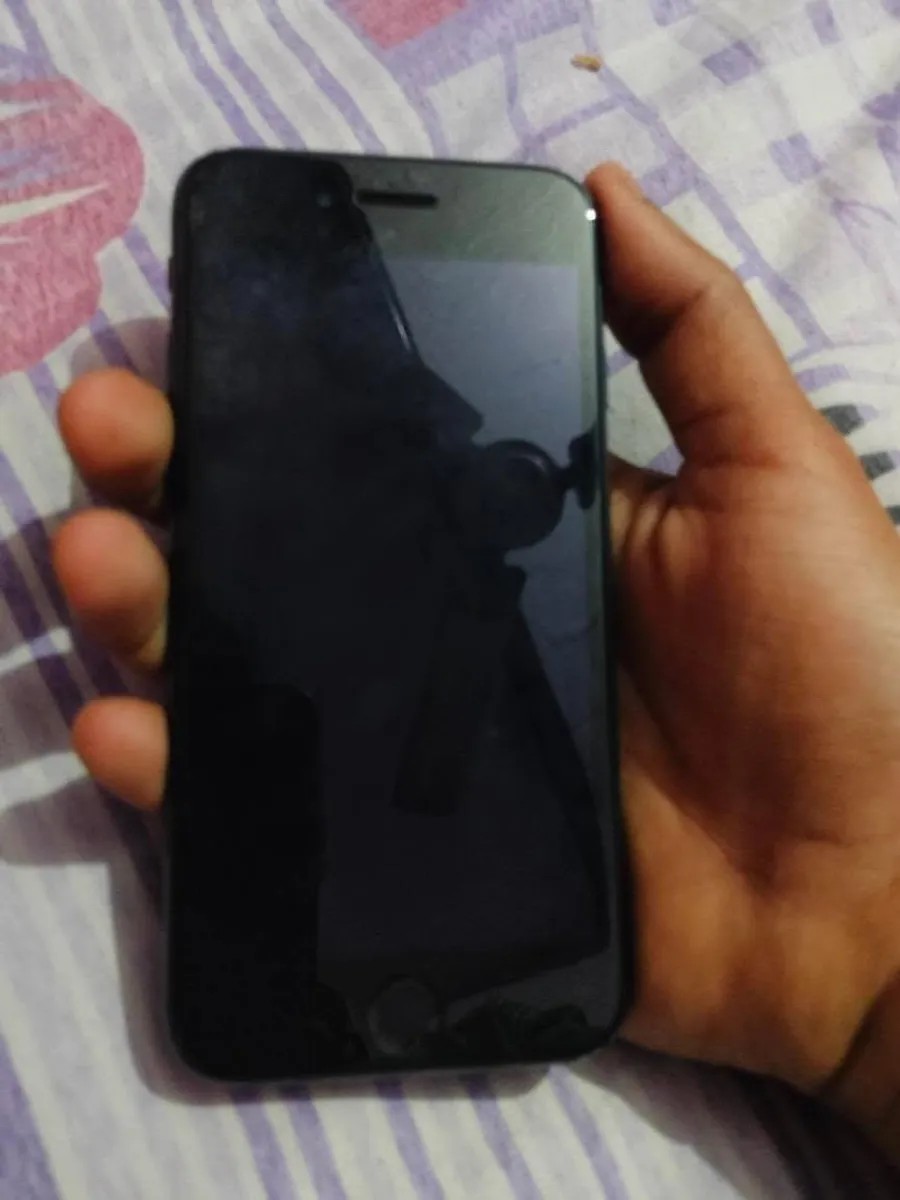 Apple iPhone SE (2020)