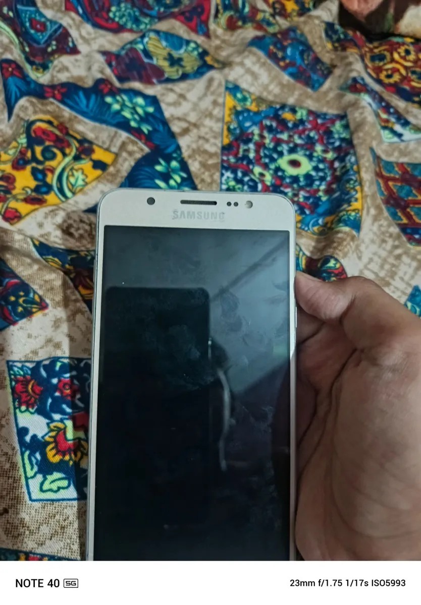 Samsung Galaxy J7 (2016)