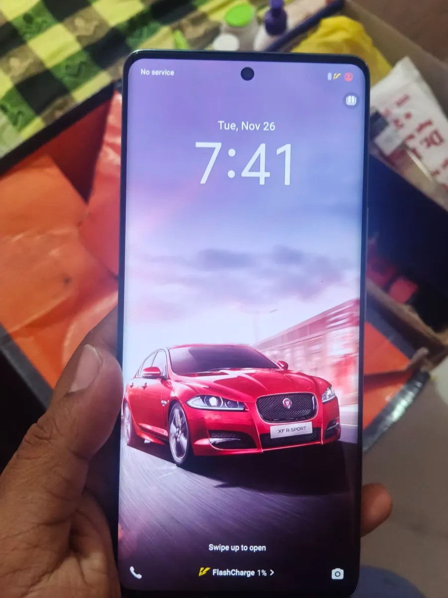 vivo V30