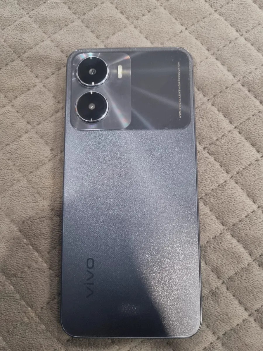 vivo Y56
