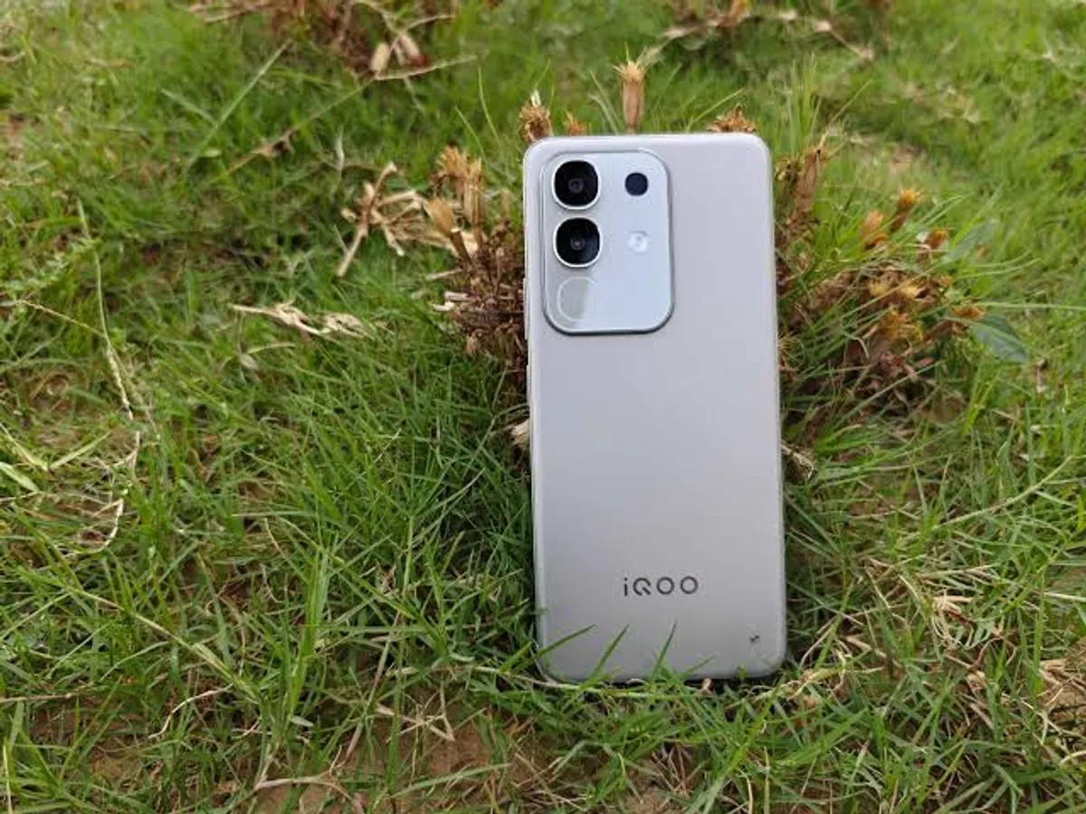 vivo iQOO Z10x