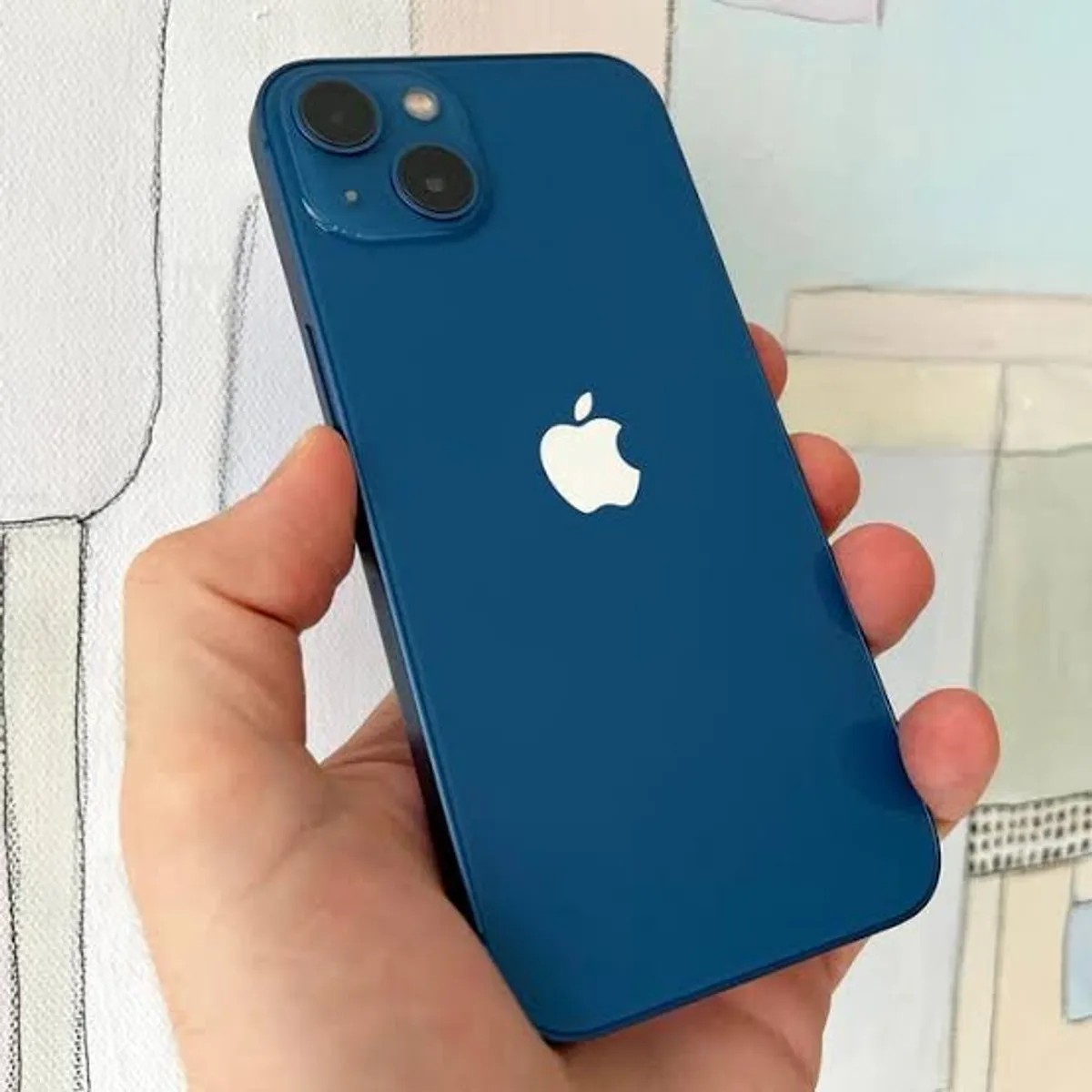 Apple iPhone 13