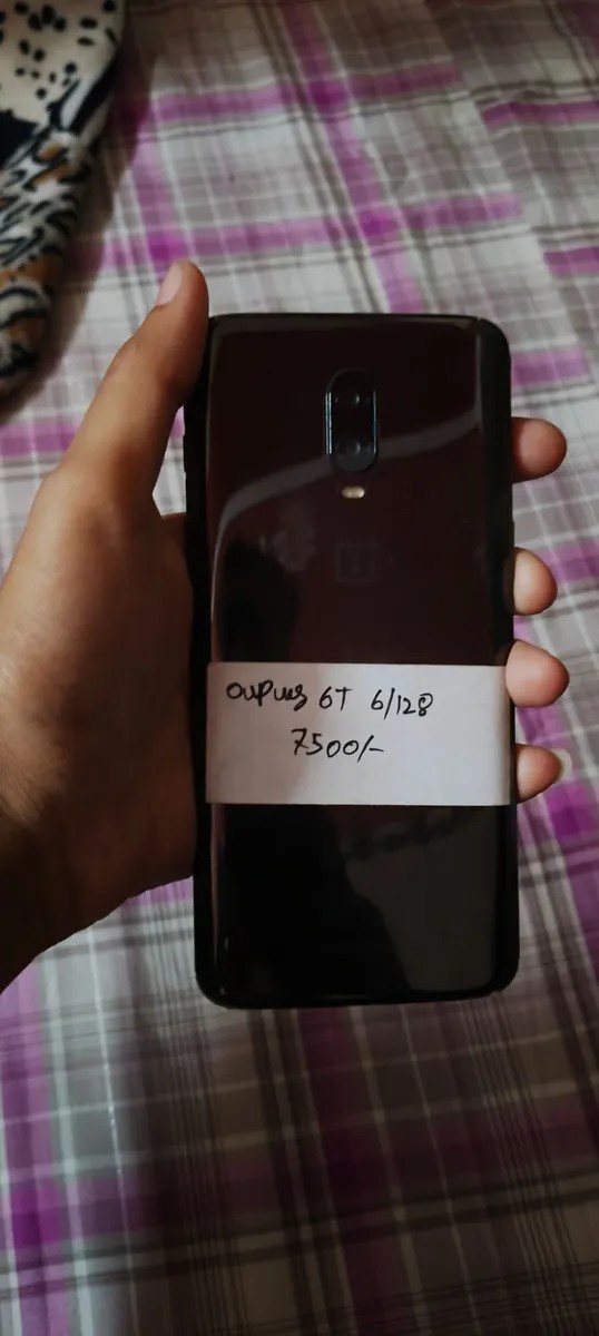 OnePlus 6T McLaren
