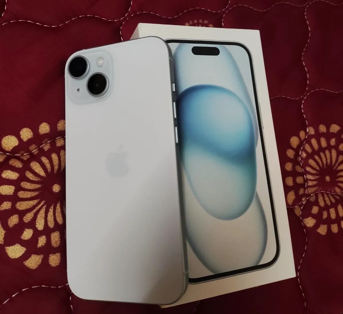 Apple iPhone 15