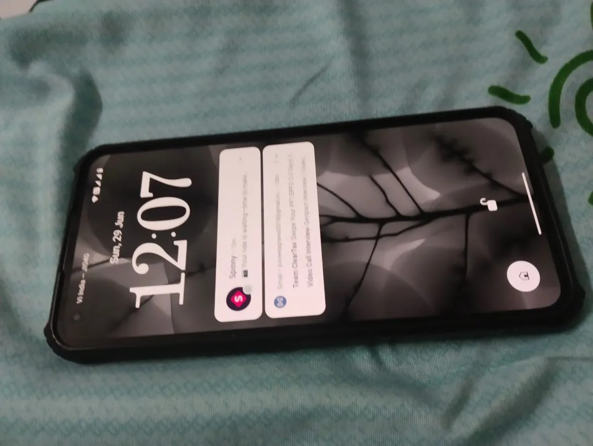 Nothing Phone (1)