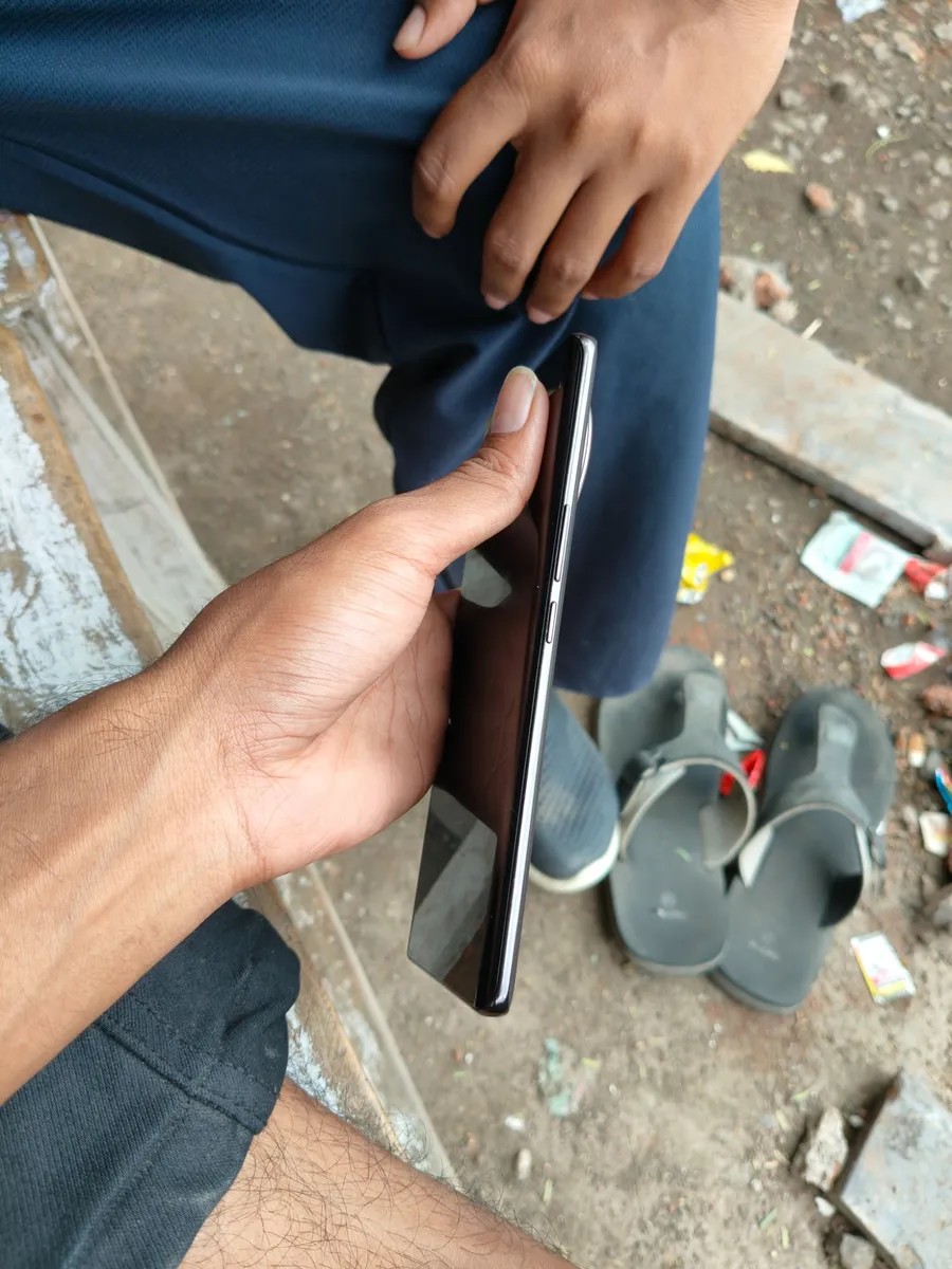 vivo V30e