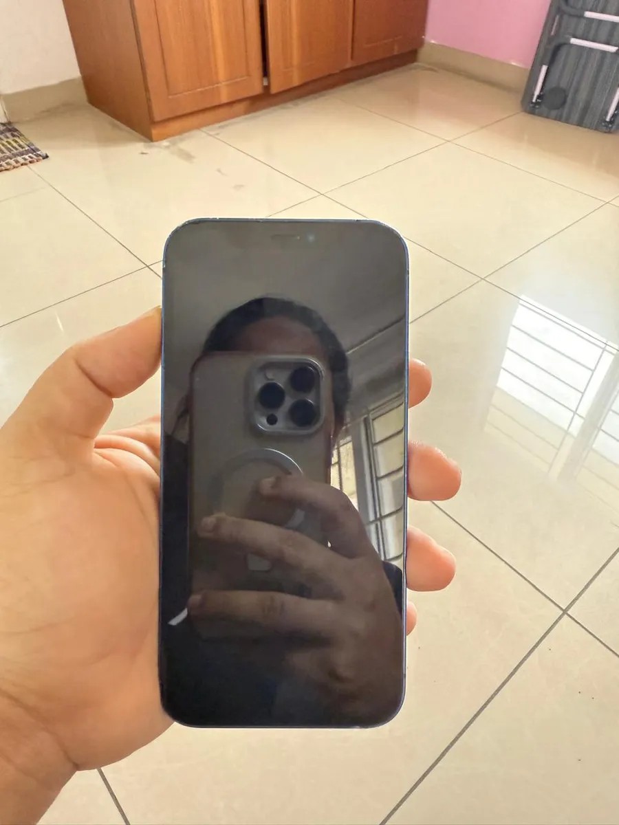 Apple iPhone 12