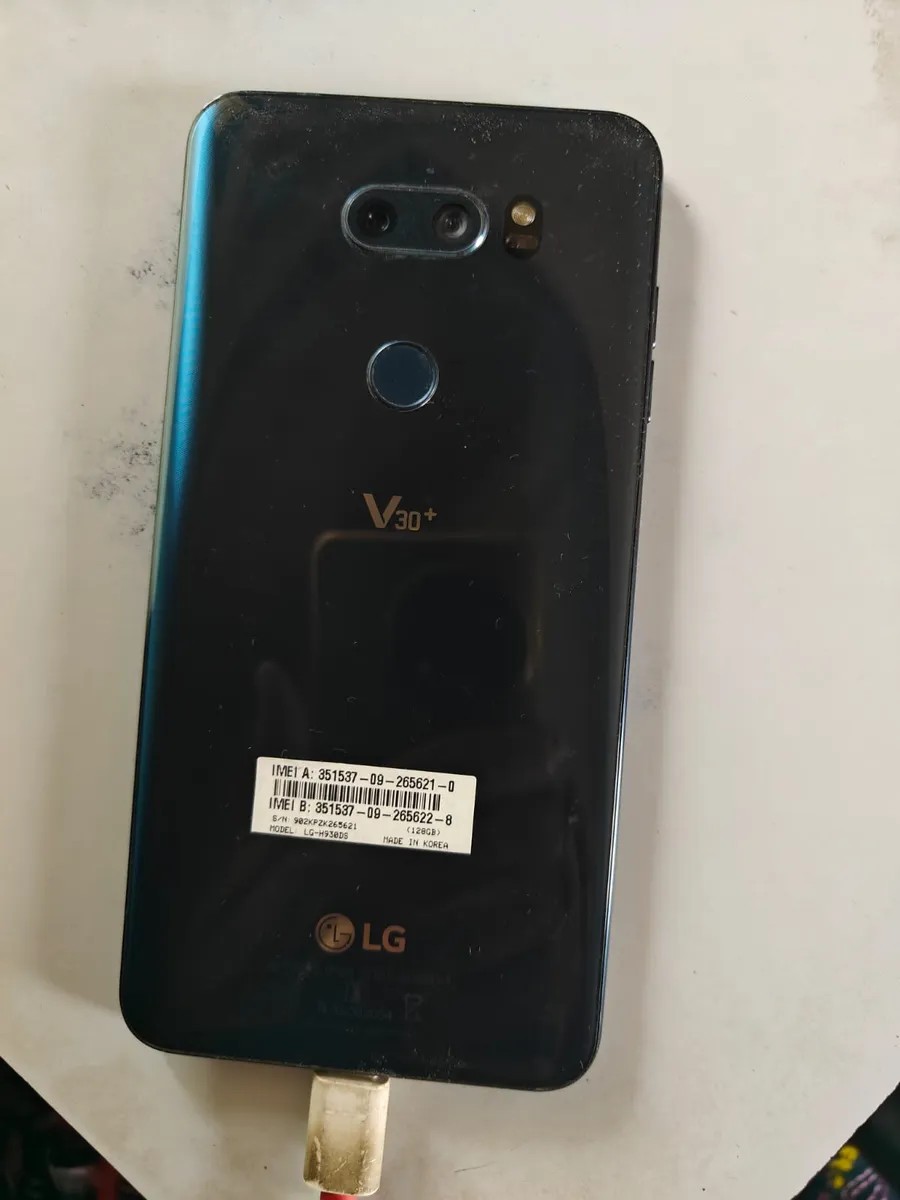 LG V30