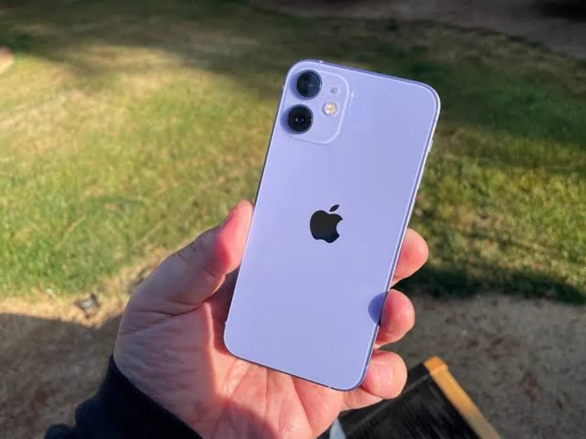 Apple iPhone 12