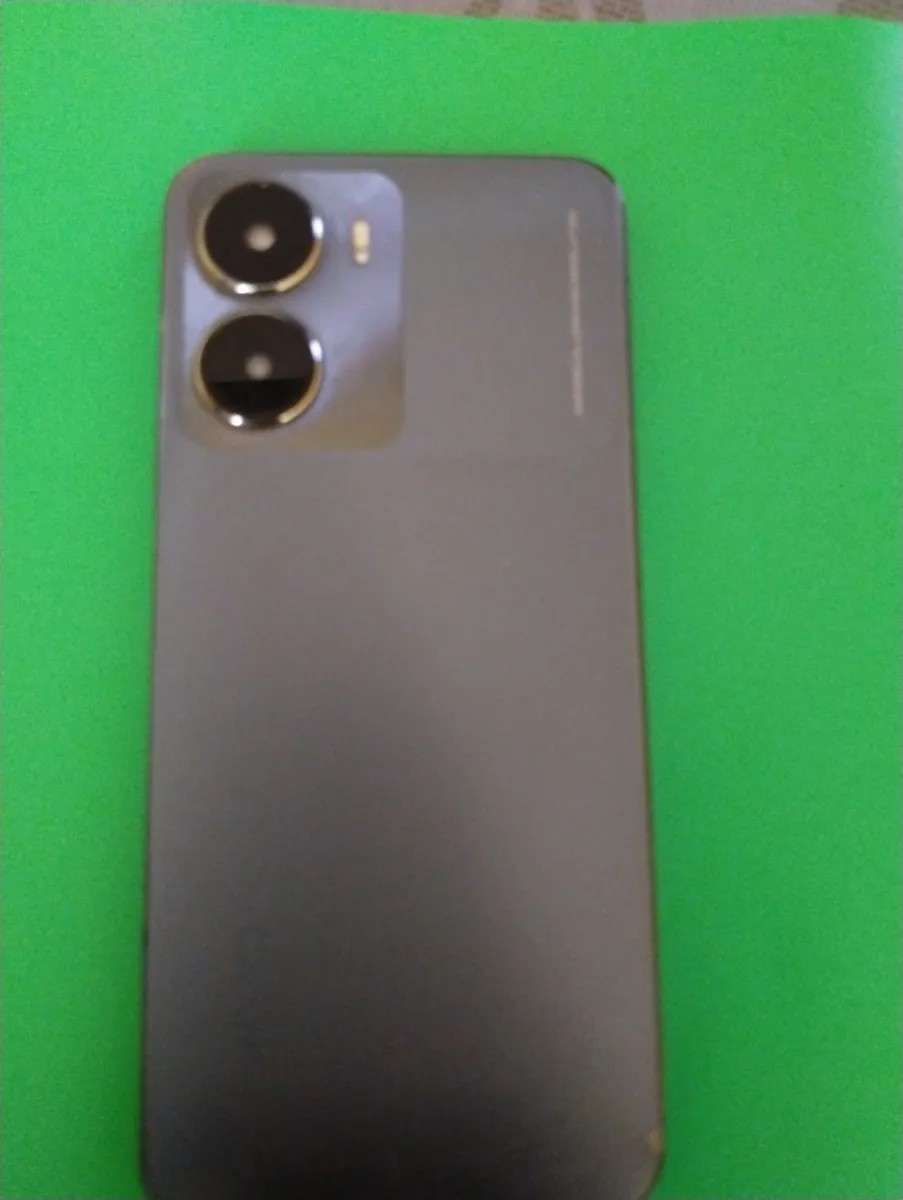vivo Y56