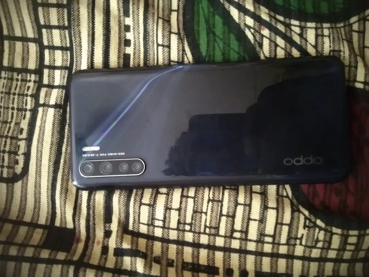 Oppo F15