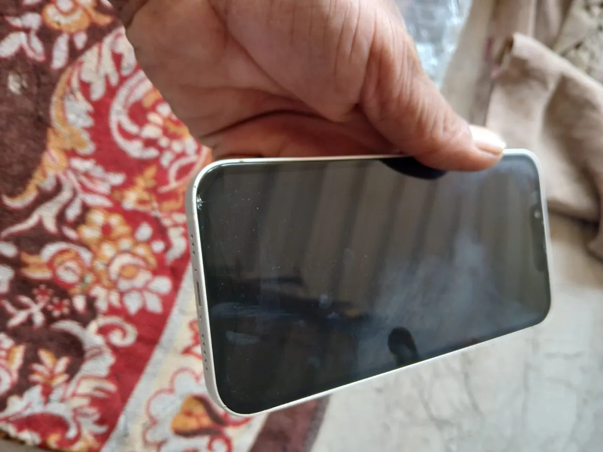 Apple iPhone 13