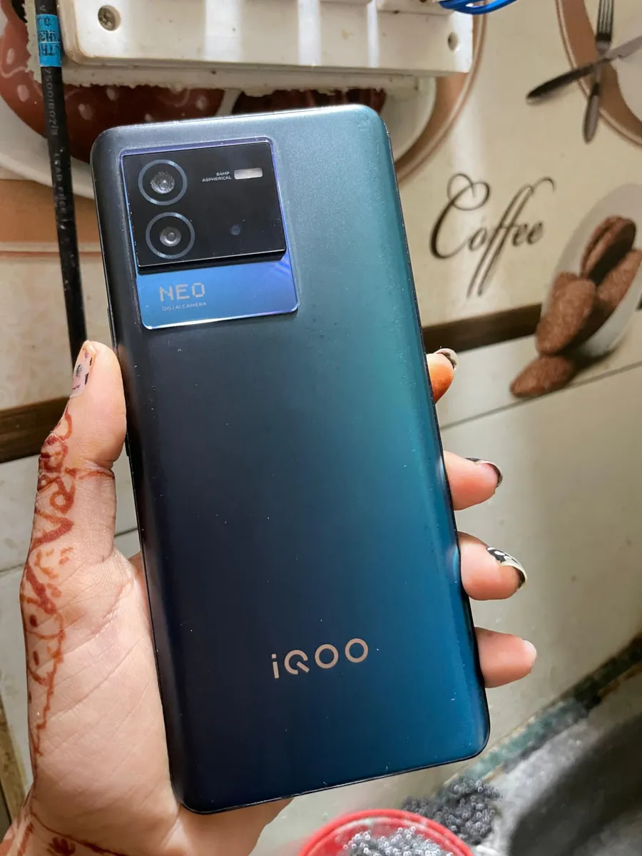 vivo iQOO Neo6