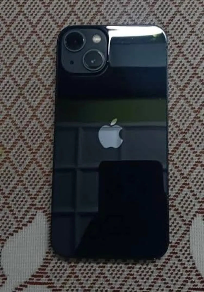 Apple iPhone 13