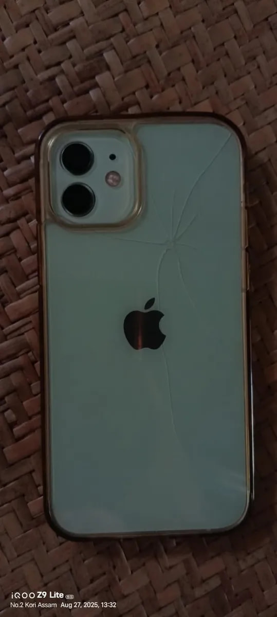 Apple iPhone 12