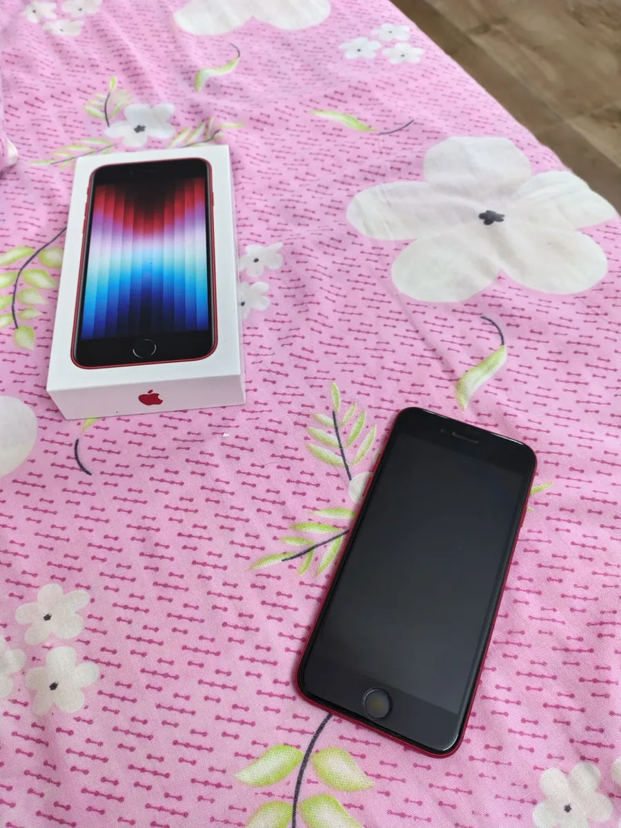 Apple iPhone SE (2022)