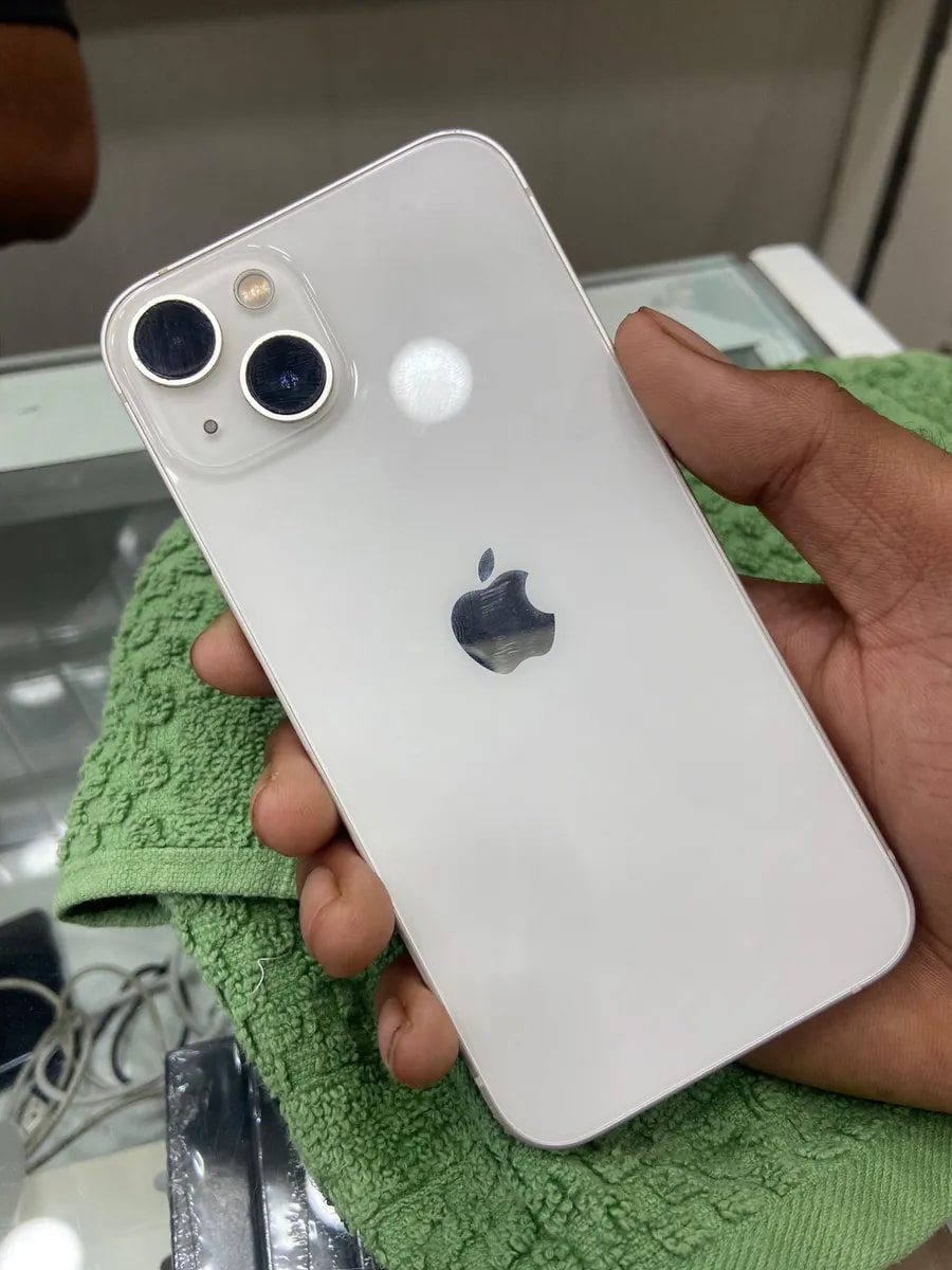 Apple iPhone 13