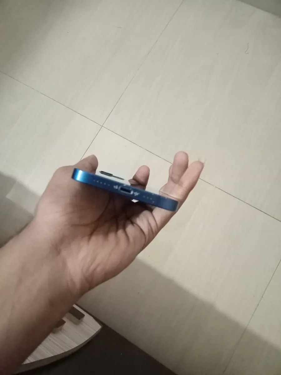 Apple iPhone 12
