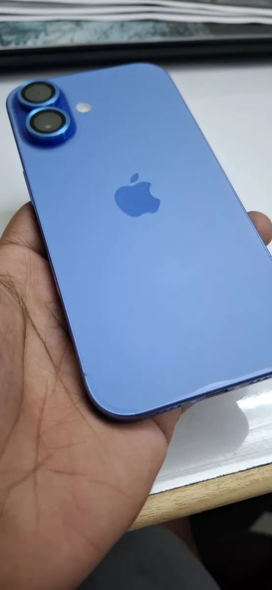 Apple iPhone 16