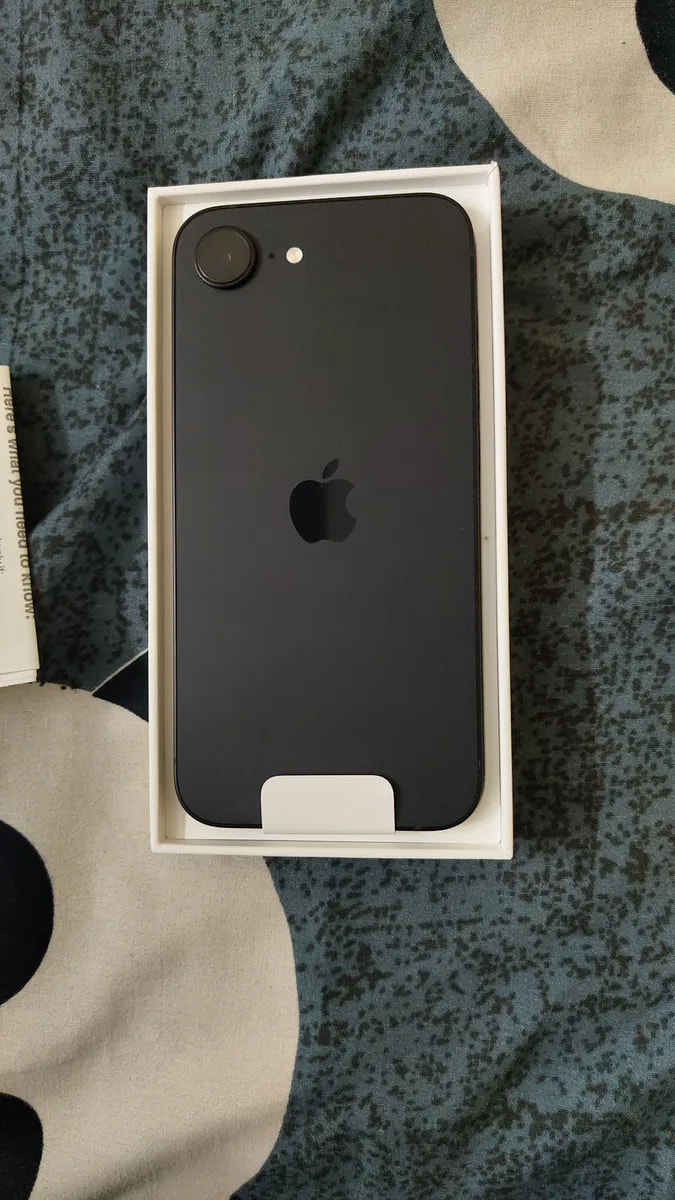 Apple iPhone 16e