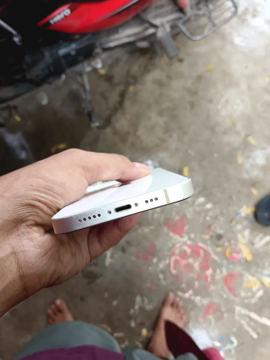 Apple iPhone 14