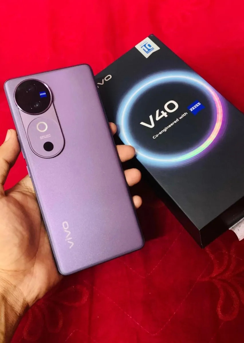 vivo V40