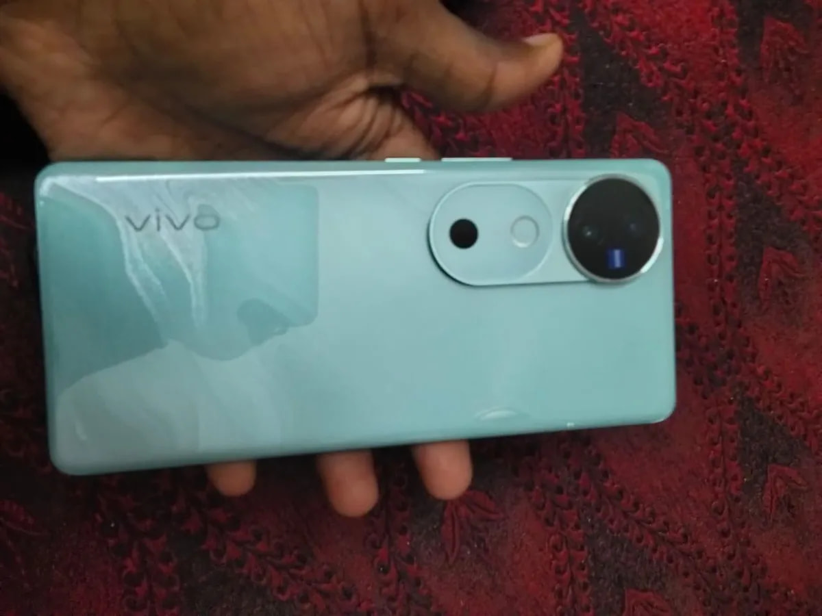 vivo V40