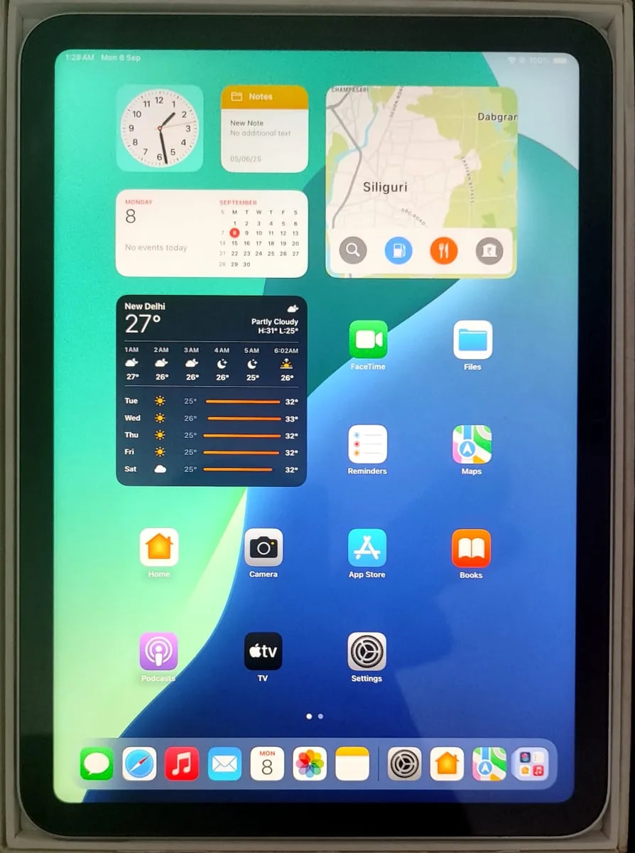 Apple iPad (2025)