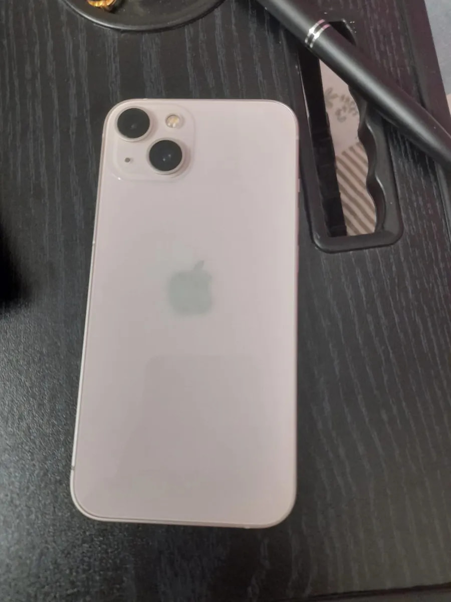 Apple iPhone 13