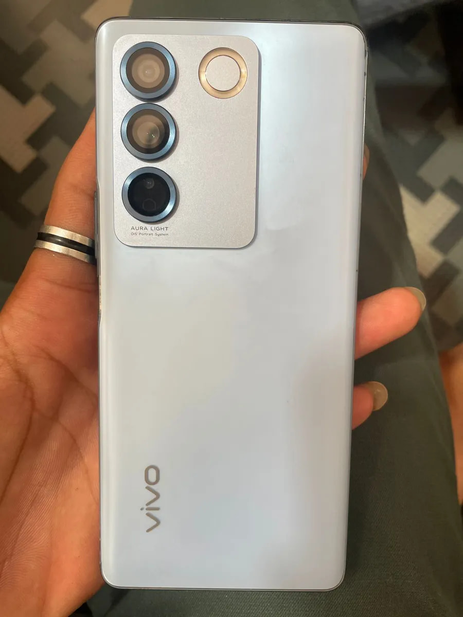vivo V27