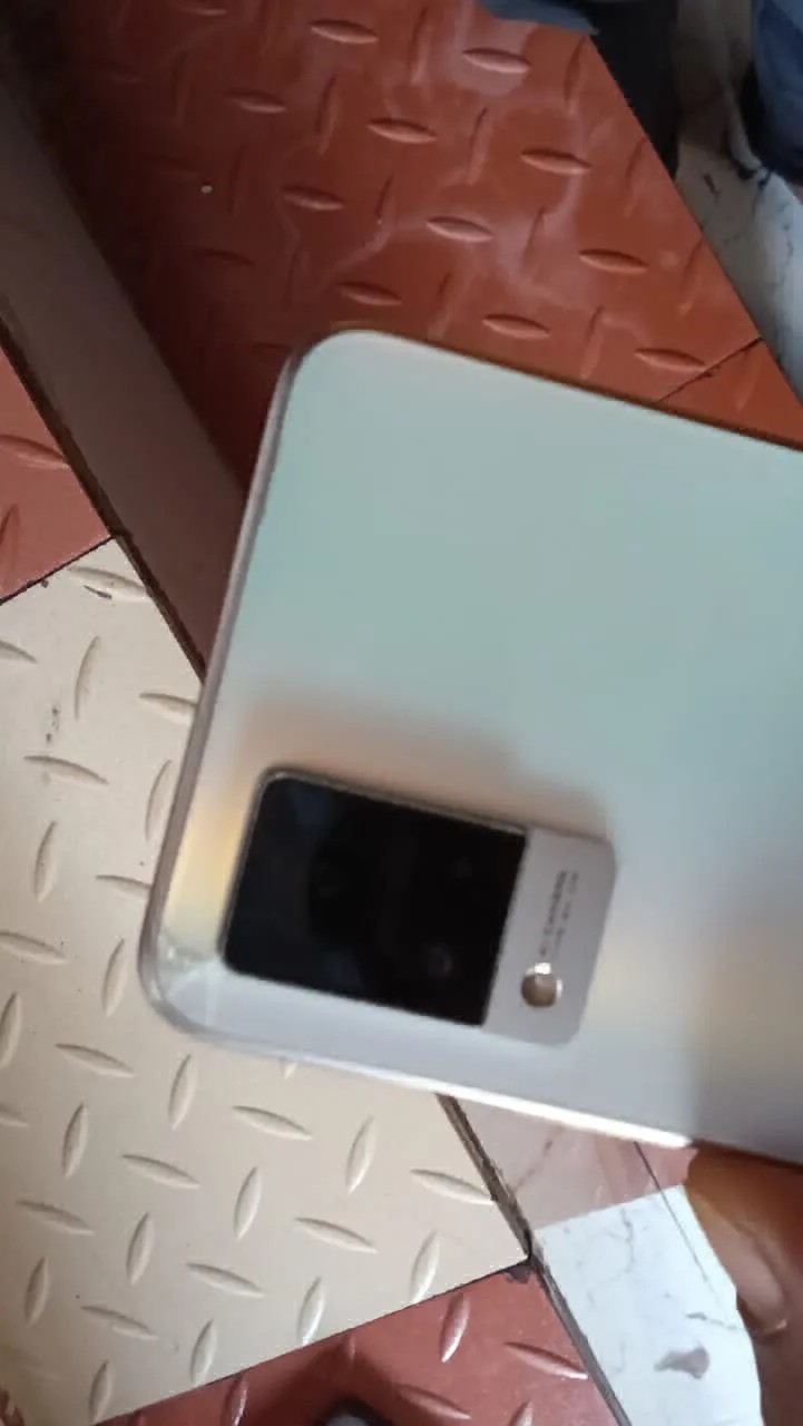 vivo V21 5G
