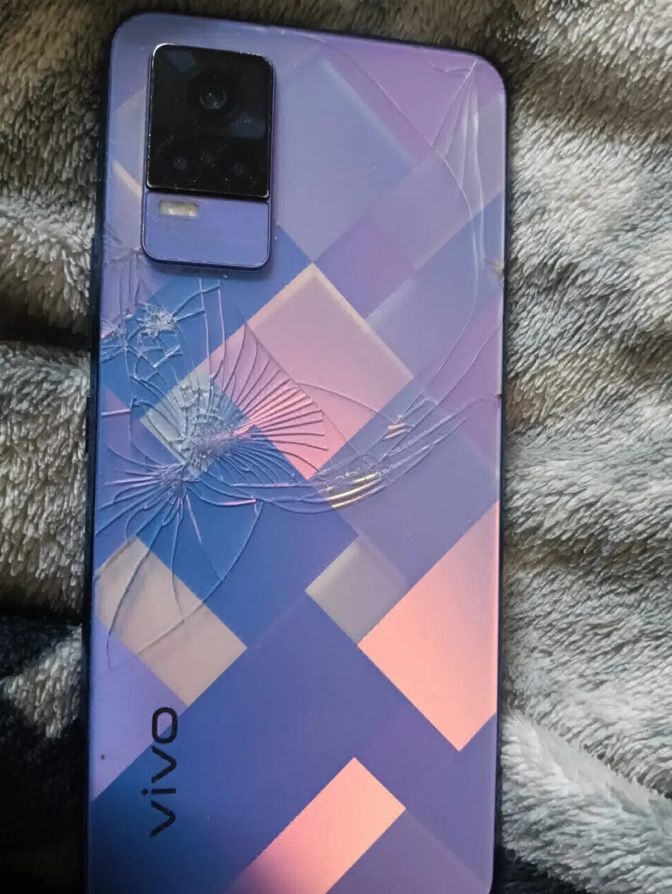 vivo Y73