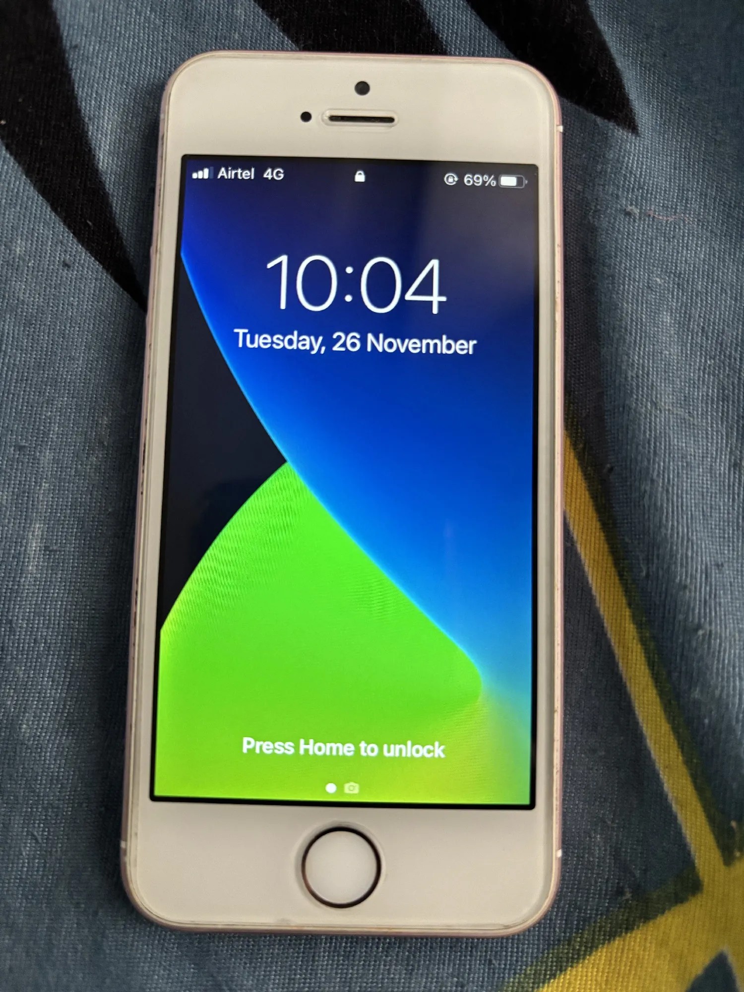 Apple iPhone SE