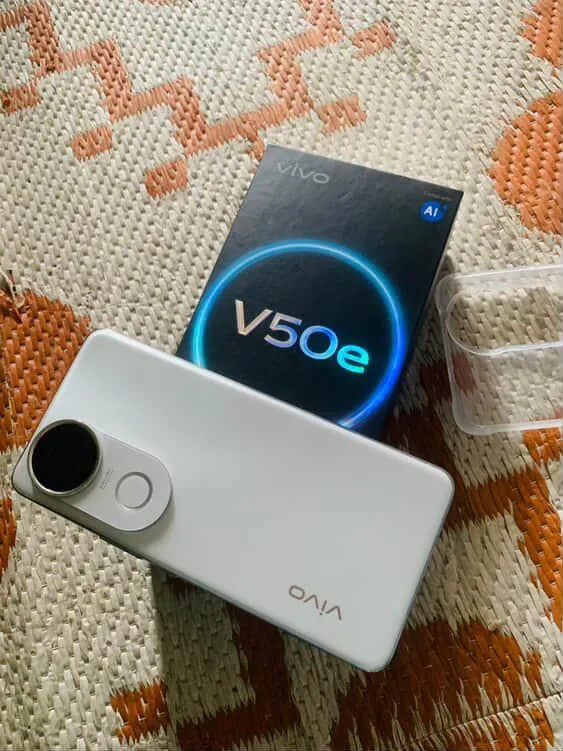 vivo V50e