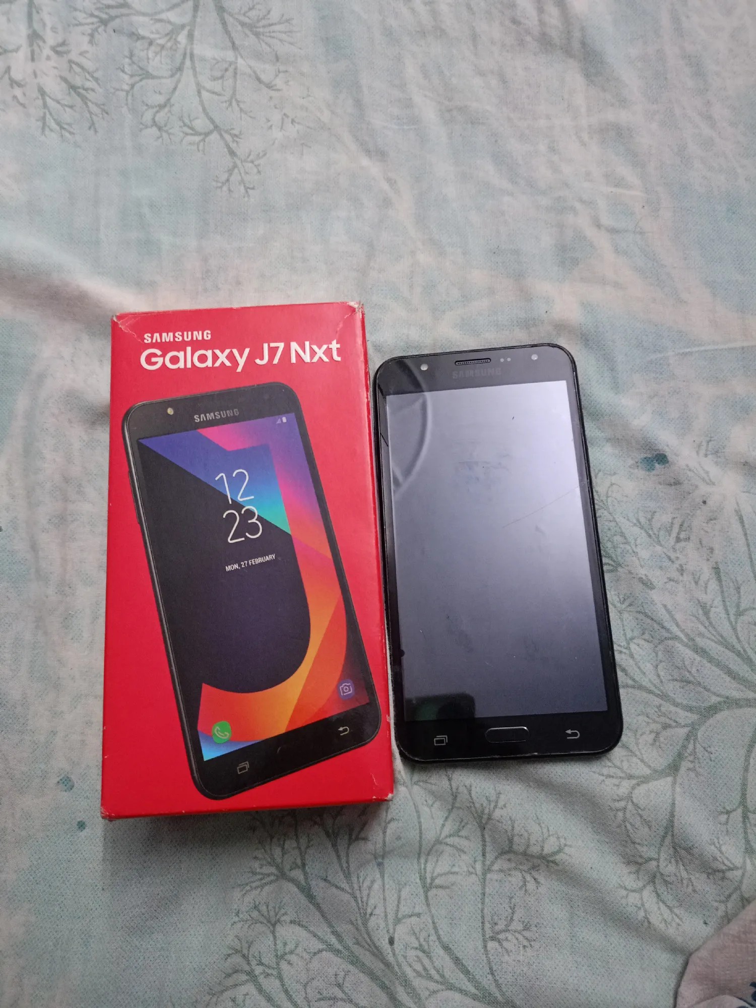 Samsung Galaxy J7