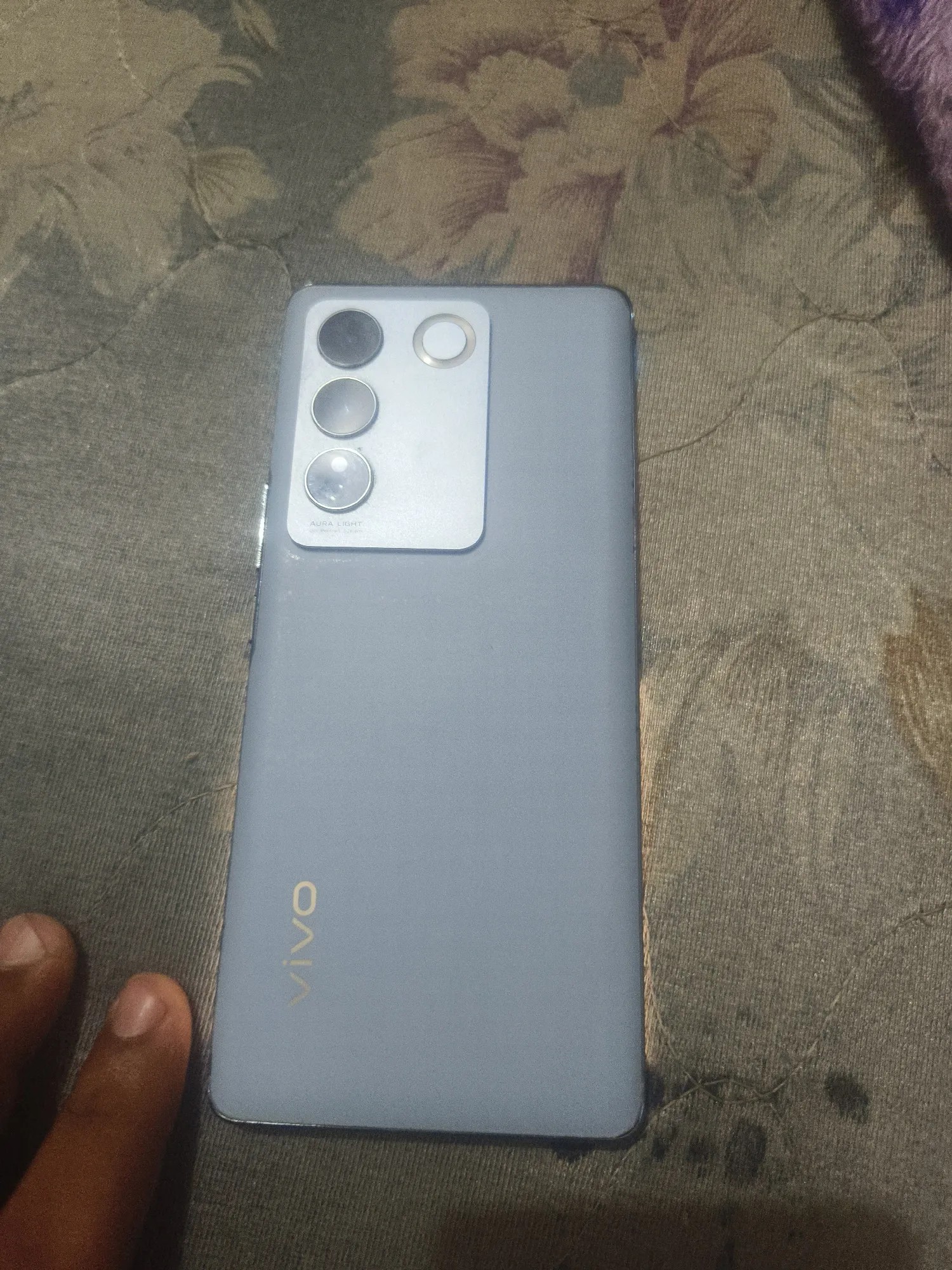 vivo V27